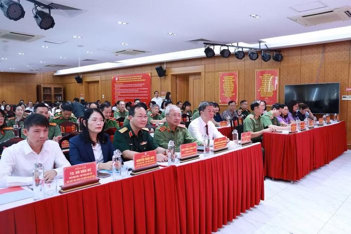 Quang cảnh Lễ ra mắt sách. (Ảnh: CTV/Vietnam+)