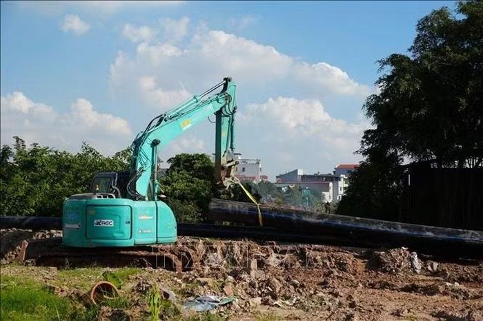 Tuyến đường 3.5 đang được triển khai thi công sau khi được xã Nghĩa Trụ bàn hoàn thành giải phóng mặt bằng.