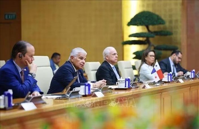 Tổng thống Panama José Raúl Mulino phát biểu tại cuộc hội kiến Thủ tướng Lê Minh Hưng. Ảnh: Dương Giang/TTXVN