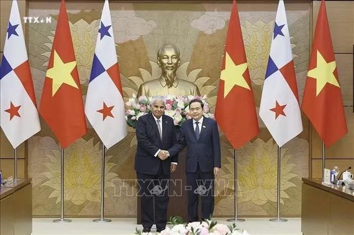 Chủ tịch Quốc hội Trần Thanh Mẫn hội kiến Tổng thống Panama José Raúl Mulino. Ảnh: Doãn Tấn/TTXVN