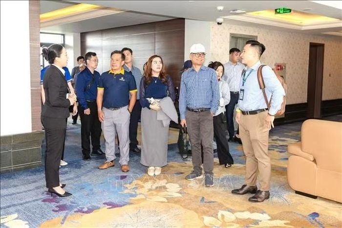 Sản phẩm phòng/buồng được thiết kế hiện đại dành cho phân khúc khách MICE tại Becamex Hotel New City, Thành phố Hồ Chí Minh.