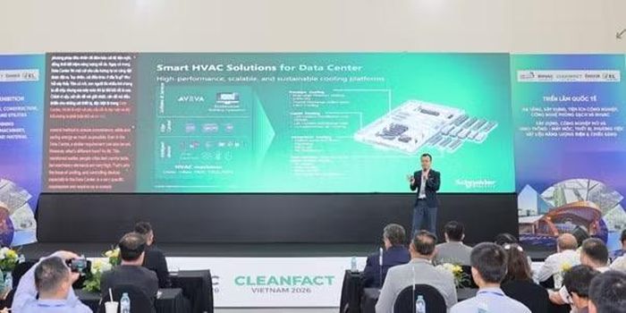 Đại diện Schneider Electric phát biểu về hệ thống điều khiển HVAC thông minh tại tại Triển Lãm HVAC & CleanFact 2026. Ảnh: BTC