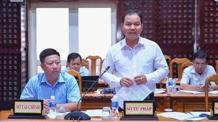 Phó Giám đốc Sở Tư pháp tỉnh Tây Ninh Lý Hồng Huấn đề nghị bổ sung trách nhiệm chứng minh vi phạm đối với người có thẩm quyền xác minh, thu thập chứng cứ tại Dự án Luật Xử lý vi phạm hành chính (sửa đổi).