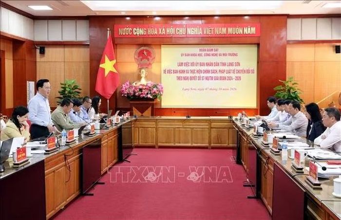 Quang cảnh buổi làm việc giữa Ủy ban Khoa học, Công nghệ và Môi trường (Quốc hội) với UBND tỉnh Lạng Sơn.