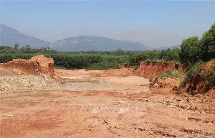 Hạ tầng kỹ thuật cụm Công nghiệp Hành Đức-Hành Minh sau nhiều năm vẫn chưa được xây dựng.