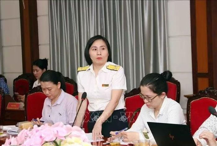 Bà Hoàng Minh Thúy, Thuế TP Hồ Chí Minh, phát biểu tại Hội nghị.