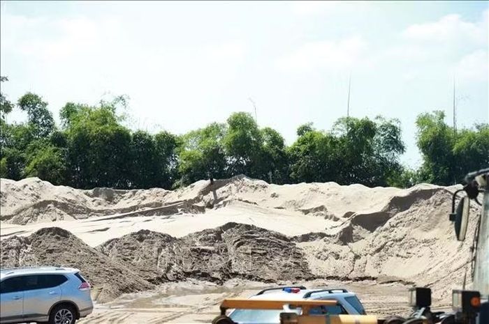 Mỏ cát bị tạm dừng hoạt động do chưa đáp ứng yêu cầu giám sát.