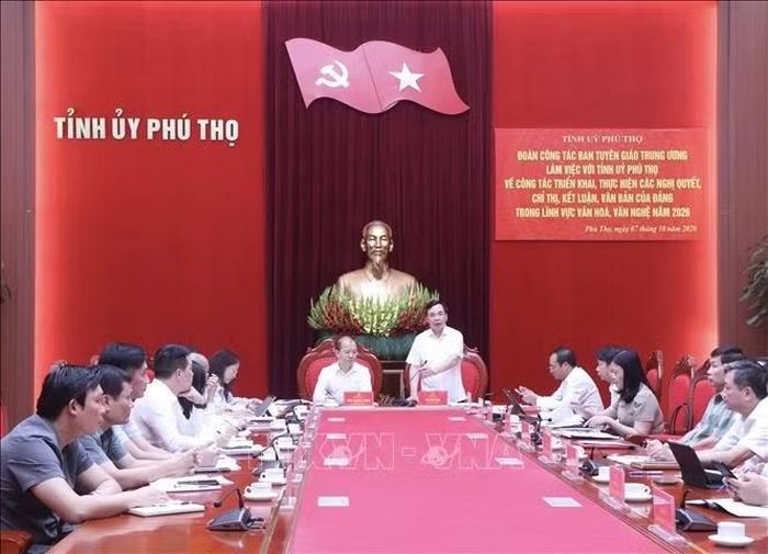 Quang cảnh buổi làm việc.