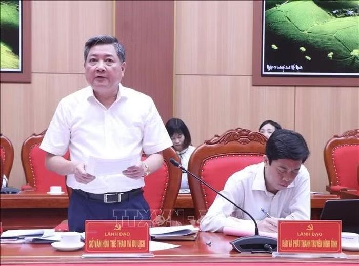 Ông Nguyễn Việt Trung, Phó Giám đốc Sở Văn hóa, Thể thao và Du lịch tỉnh Phú Thọ phát biểu tại buổi làm việc.