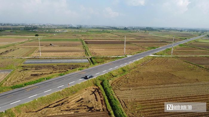 Ông Phạm Văn Lực, Phó trưởng Phòng Điều hành dự án 3, Ban Quản lý dự án đầu tư công trình giao thông Thanh Hóa, cho biết, phần xây lắp đã hoàn thành với giá trị khoảng 1.410 tỷ đồng. Dự án hiện bước vào giai đoạn hoàn thiện, chuẩn bị nghiệm thu và bàn giao đưa vào sử dụng.