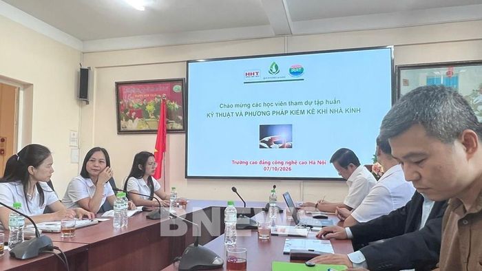 TS. Lê Hải Hưng nhận định đây là lần đầu tiên có một cơ sở đào tạo tổ chức bài bản một khóa học chuyên sâu về kiểm kê khí nhà kính. Điều này đã phản ánh sự nhạy bén và tính tiên phong của trường. Ảnh: Ngọc Quỳnh/Bnews/vnanet.vn