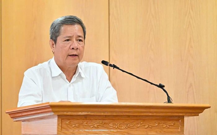 Ông Bùi Quốc Hùng, Phó Cục trưởng Cục Điện lực (Bộ Công Thương) trả lời phóng viên tại họp báo. Ảnh: Bnews/vnanet.vn