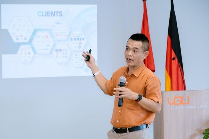 Đại diện Công ty SVTech phát biểu