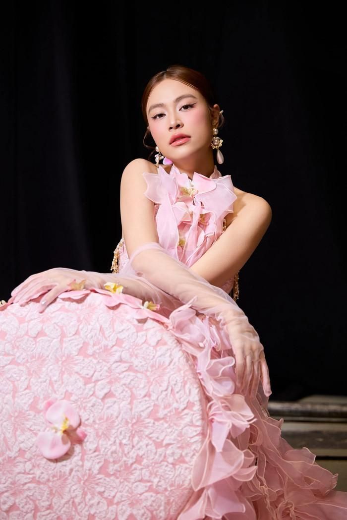 Hoàng Thùy Linh chưa tiết lộ thêm về nội dung hay câu chuyện phía sau Thầy Dùi.