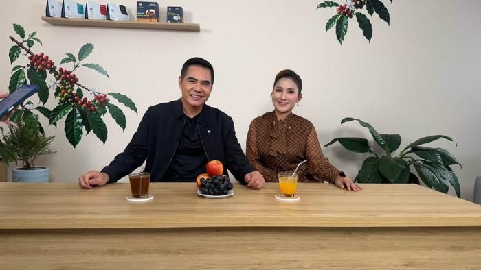 Cát Tường và Trung Dũng hợp tác cùng nhau làm talkshow. Ảnh: FBNV