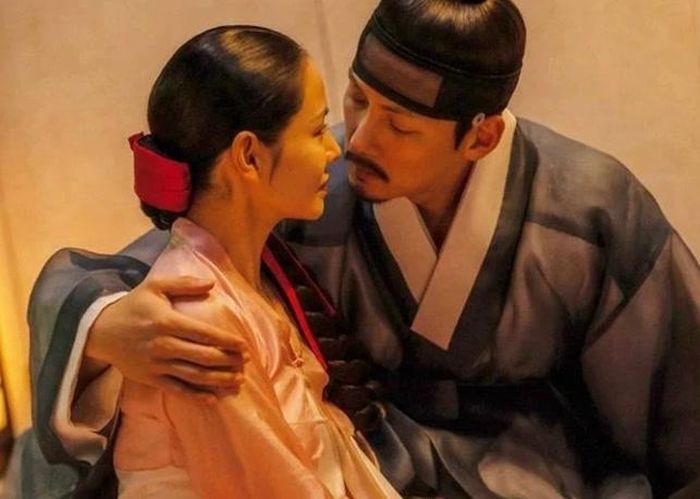 Ji Chang Wook gây tranh cãi với loạt phân cảnh táo bạo trong phim The Scandal.