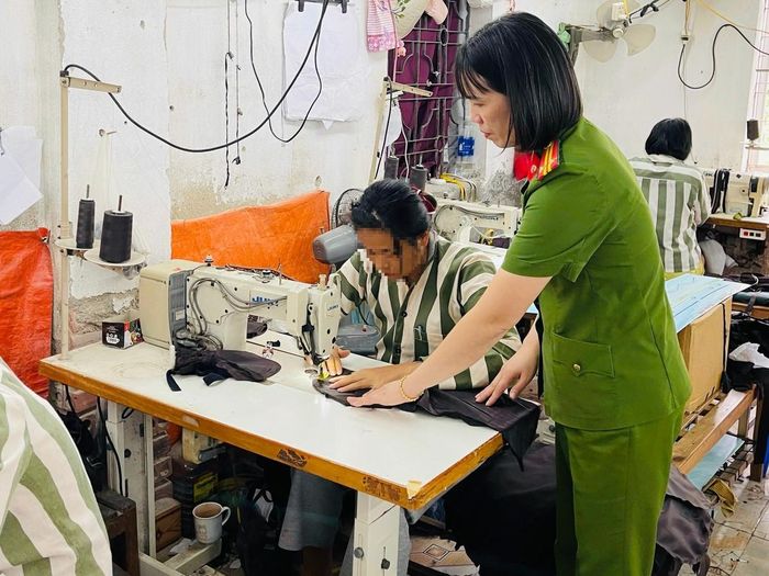 Trung tá Mai Thị Thu Trang chọn cách thấu cảm, kiên trì để giáo dục phạm nhân