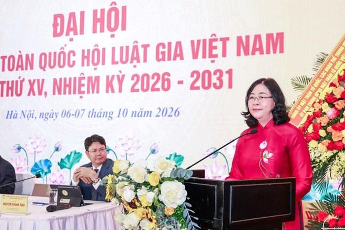 Bà Bùi Thị Minh Hoài - Ủy viên Bộ Chính trị, Bí thư Trung ương Đảng, Chủ tịch Ủy ban Trung ương MTTQ Việt Nam phát biểu chỉ đạo tại Đại hội