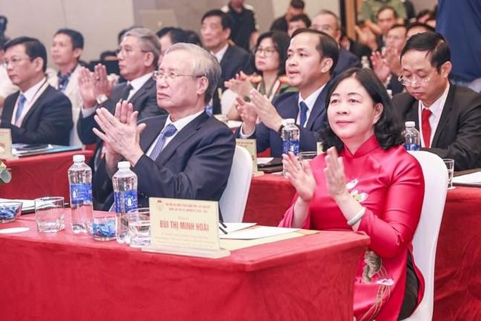 Bà Bùi Thị Minh Hoài - Ủy viên Bộ Chính trị, Bí thư Trung ương Đảng, Chủ tịch Ủy ban Trung ương MTTQ Việt Nam cùng đại biểu tham dự Đại hội