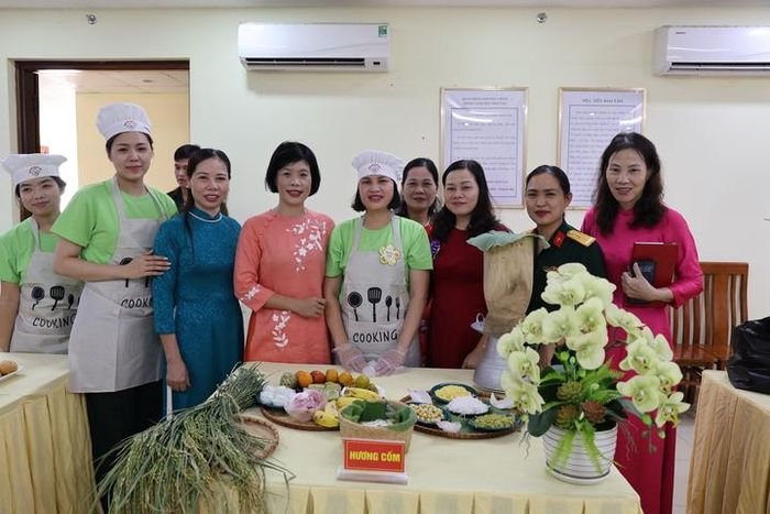 Giải Nhì thuộc về mâm cỗ của đội Hương Cốm.