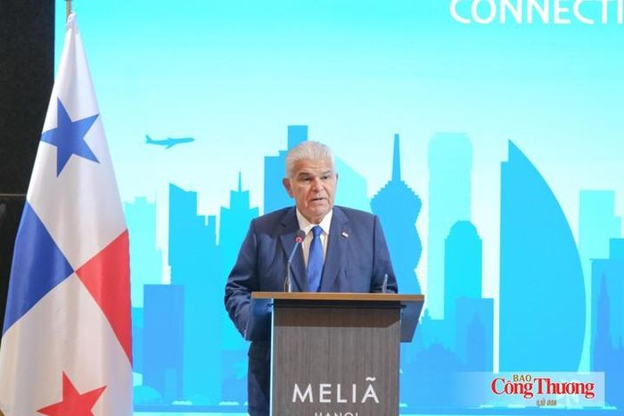 Tổng thống Panama José Raúl Mulino phát biểu tại Diễn đàn.