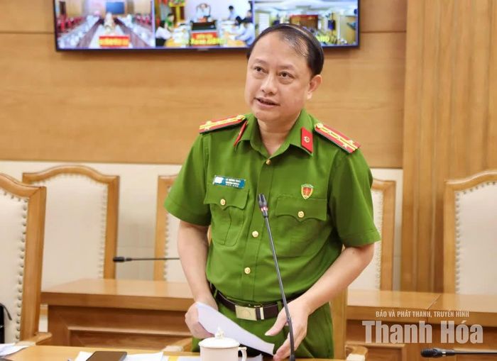 Đại diện Công an tỉnh tham gia ý kiến tại hội nghị.