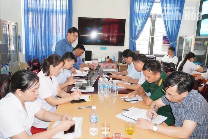Đoàn công tác của CDC Thanh Hoá làm việc với xã Triệu Sơn.