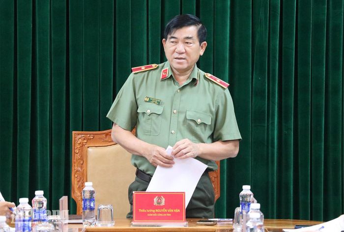 Thiếu tướng Nguyễn Văn Hận, Giám đốc Công an tỉnh, Phó Trưởng Ban Chỉ đạo 57 tỉnh An Giang phát biểu kết luận cuộc họp.
