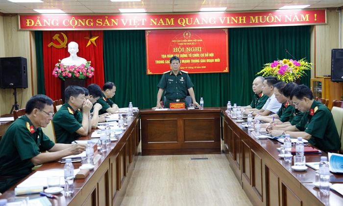 Các đại biểu tham gia tọa đàm.