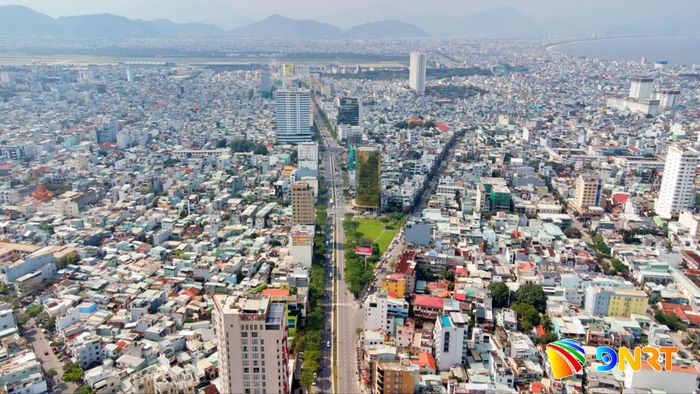 Đường Nguyễn Văn Linh nhìn từ trên cao. Ảnh: XUÂN SƠN