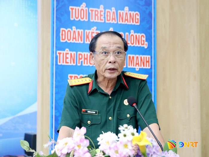 Đại tá Trương Chí Lăng, Chủ tịch Hội Cựu chiến binh thành phố Đà Nẵng phát biểu tại hội nghị. Ảnh: TRỌNG HUY