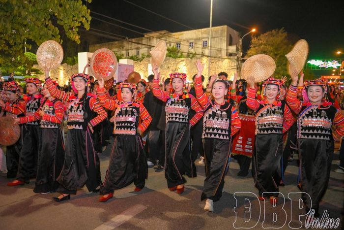 Festival đường phố tại phường Điện Biên Phủ.