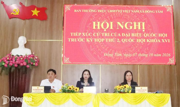 Tổ đại biểu Quốc hội đơn vị số 6, thành phố Đồng Nai tiếp xúc cử tri xã Đồng Tâm, Tân Lợi. Ảnh: Quang Minh