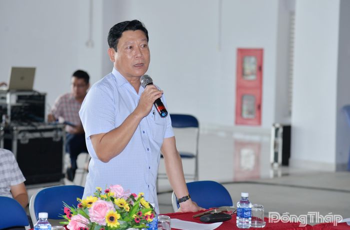 Phó Giám đốc Sở Văn hóa - Thể thao và Du lịch Võ Văn Chiến phát biểu tại buổi làm việc.