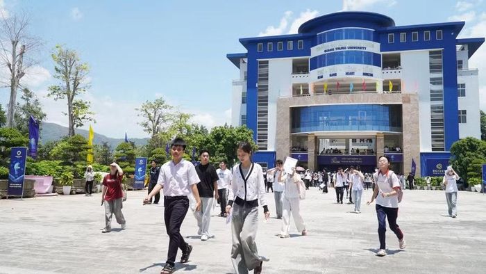  Trường Đại học Quang Trung được Trung tâm Kiểm định chất lượng giáo dục - Trường Đại học Vinh thực hiện đánh giá ngoài vào tháng 8-2024. Ảnh: ĐVCC 