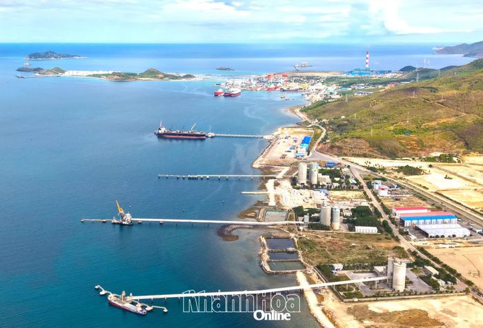 Một góc khu vực nam Vân Phong.
