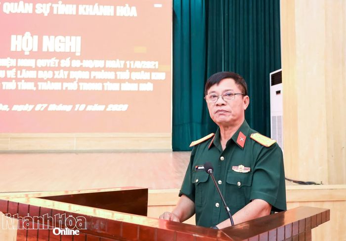 Đại tá Trương Thành Việt phát biểu tại hội nghị.