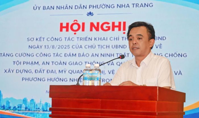 Chủ tịch UBND phường Nguyễn Thanh Sơn phát biểu chỉ đạo tại hội nghị.