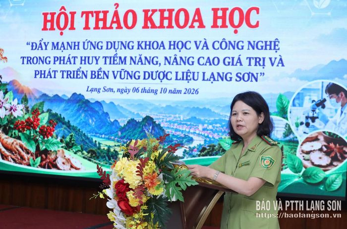 Đại diện Sở Nông nghiệp và Môi trường phát biểu tham luận tại hội thảo
