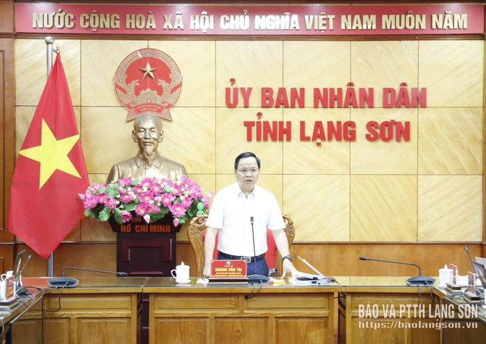 Trưởng Ban Kinh tế - Ngân sách HĐND tỉnh phát biểu kết luận tại cuộc họp thẩm tra