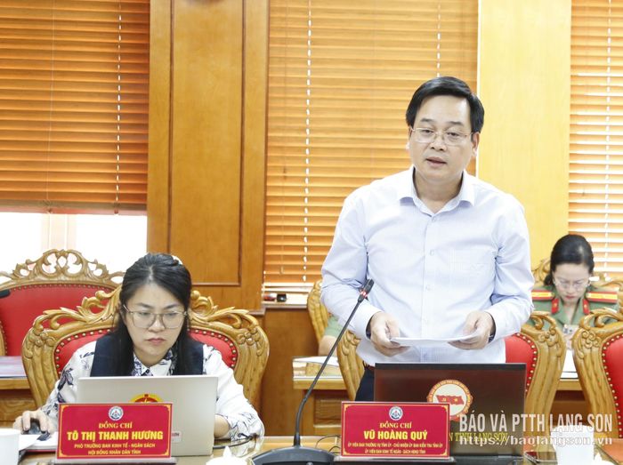 Đồng chí Vũ Hoàng Quý, Ủy viên Ban Thường vụ Tỉnh ủy, Chủ nhiệm Ủy ban Kiểm tra Tỉnh ủy, Ủy viên Ban Kinh tế - Ngân sách HĐND tỉnh phát biểu tại cuộc họp