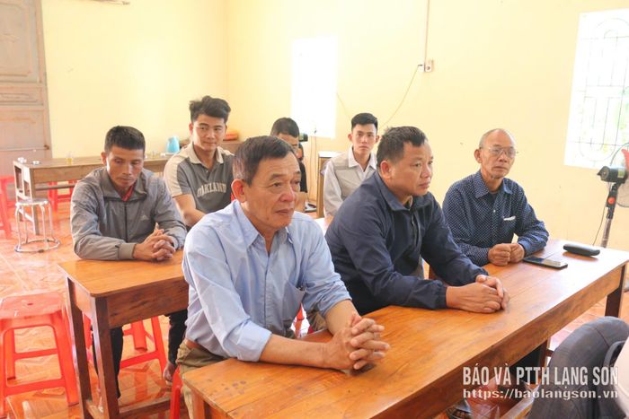Các hộ dân khối Yên Sơn tham dự hội nghị