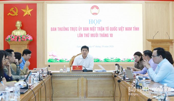 Đồng chí Vũ Hoàng Anh, Phó Bí thư Tỉnh ủy, Chủ tịch Ủy ban MTTQ Việt Nam tỉnh kết luận cuộc họp