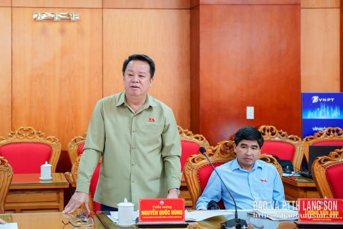 Thành viên Đoàn giám sát phát biểu tại buổi làm việc