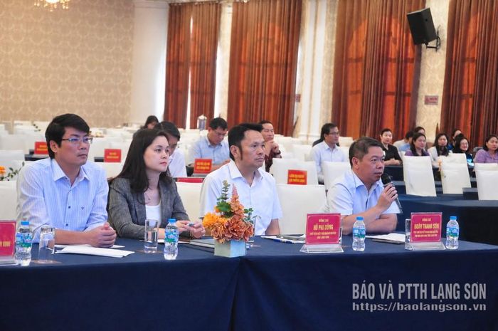 Đồng chí Đoàn Thanh Sơn, Phó Chủ tịch UBND tỉnh, Trưởng Ban Tổ chức lễ tôn vinh phát biểu ý kiến tại buổi tổng duyệt