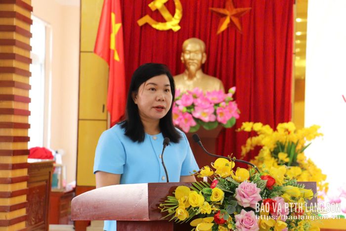 Chủ nhiệm Ủy ban kiểm tra Đảng ủy phường Đông Kinh phát biểu tại phiên giải trình