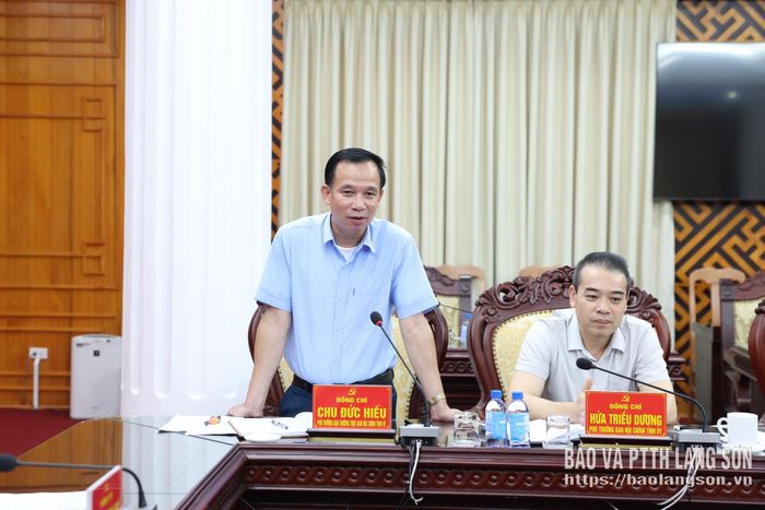 Phó Trưởng Ban Thường trực Ban Nội chính Tỉnh ủy trình bày báo cáo kết quả công tác 9 tháng đầu năm tại buổi làm việc