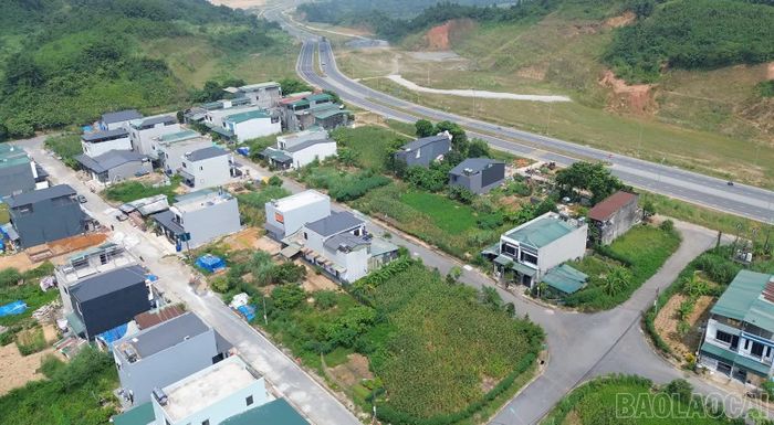Nhiều hộ dân đã làm nhà, sinh sống ổn định tại Khu tái định cư số 1, thôn An Quang, xã Bát Xát.