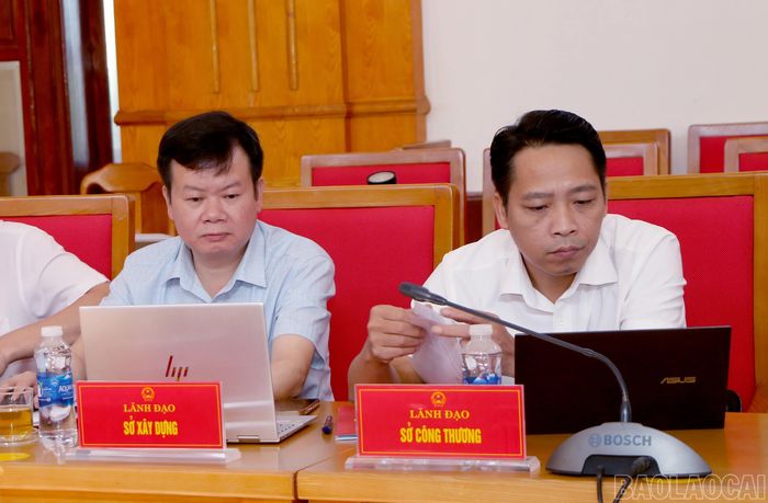 Các đại biểu tham dự Hội nghị khảo sát, lấy ý kiến góp ý đối với 3 dự thảo luật dự kiến trình Kỳ họp thứ 2, Quốc hội khóa XVI.