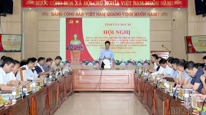 Đồng chí Nguyễn Thế Phước - Phó Bí thư Tỉnh ủy, Chủ tịch Ủy ban MTTQ Việt Nam tỉnh phát biểu kết luận buổi làm việc.